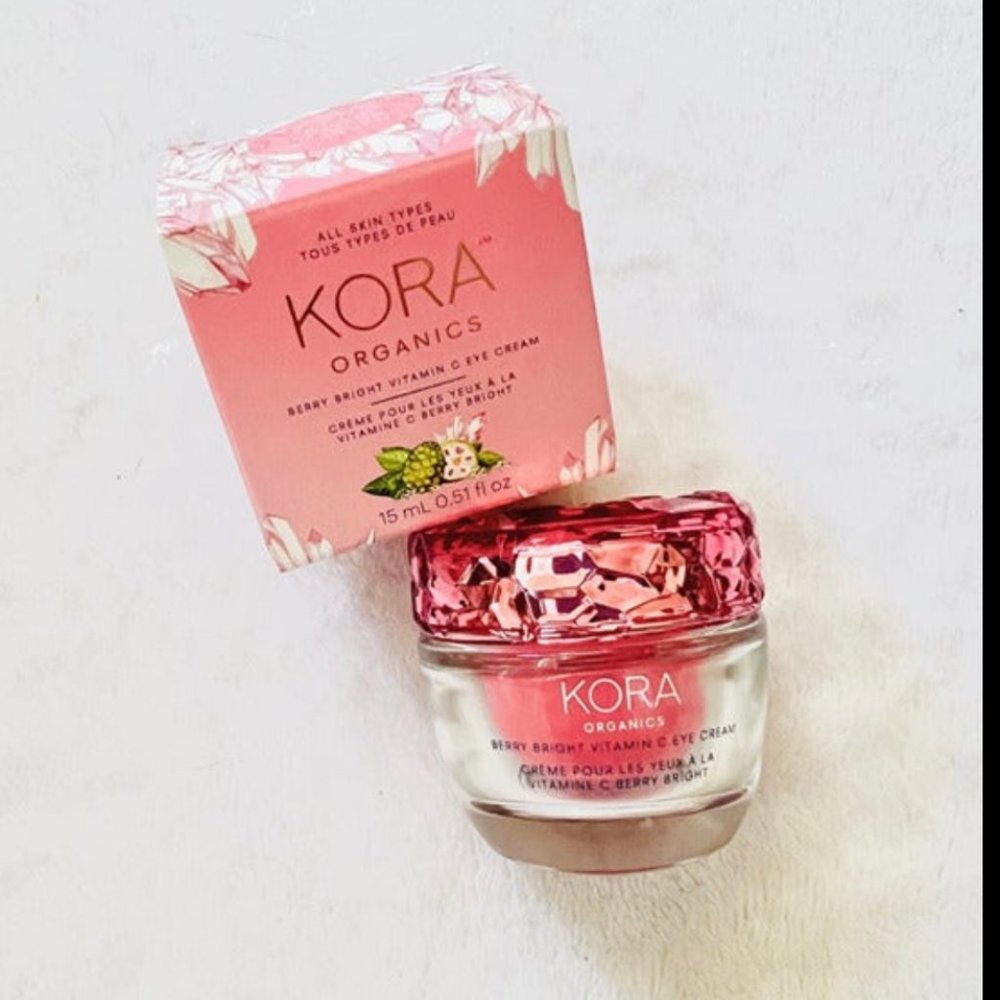 KORA Organics. Berry Bright Vitamin C Eye Cream - 15 ml.